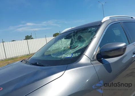 2019 Nissan Rogue S z USA, uszkodzony, nr VIN KNMAT2MVXKP505681